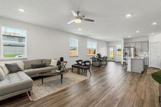 7500 Peggie Nell Dr in Austin, TX - Building Photo - Building Photo