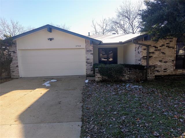 2703 Concord Dr in Arlington, TX - Building Photo