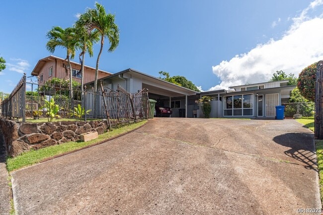 property at 1341 Komo Mai Dr