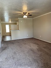 2003 Monito Way-Unit -A in Bryan, TX - Foto de edificio - Building Photo