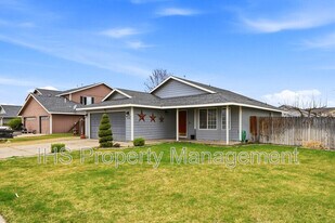 8503 Desoto Dr in Pasco, WA - Building Photo