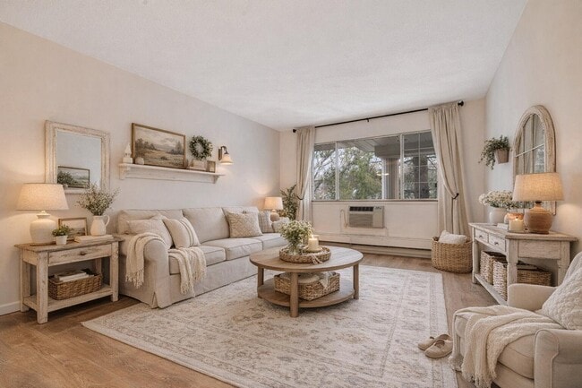 1321 W Main St in Lake Geneva, WI - Building Photo - Building Photo