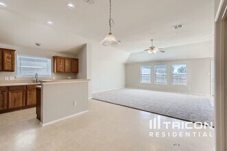 522 Golden Bell Dr in Glenn Heights, TX - Building Photo - Building Photo