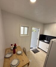 10340 SW 43rd St, Unit 1 in Miami, FL - Foto de edificio - Building Photo