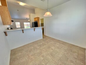 1122 Fume Blanc St in Los Banos, CA - Building Photo - Building Photo