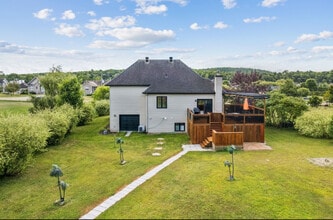 11 Cléophas-Scantland Ch in Val-des-monts, QC - Building Photo - Building Photo