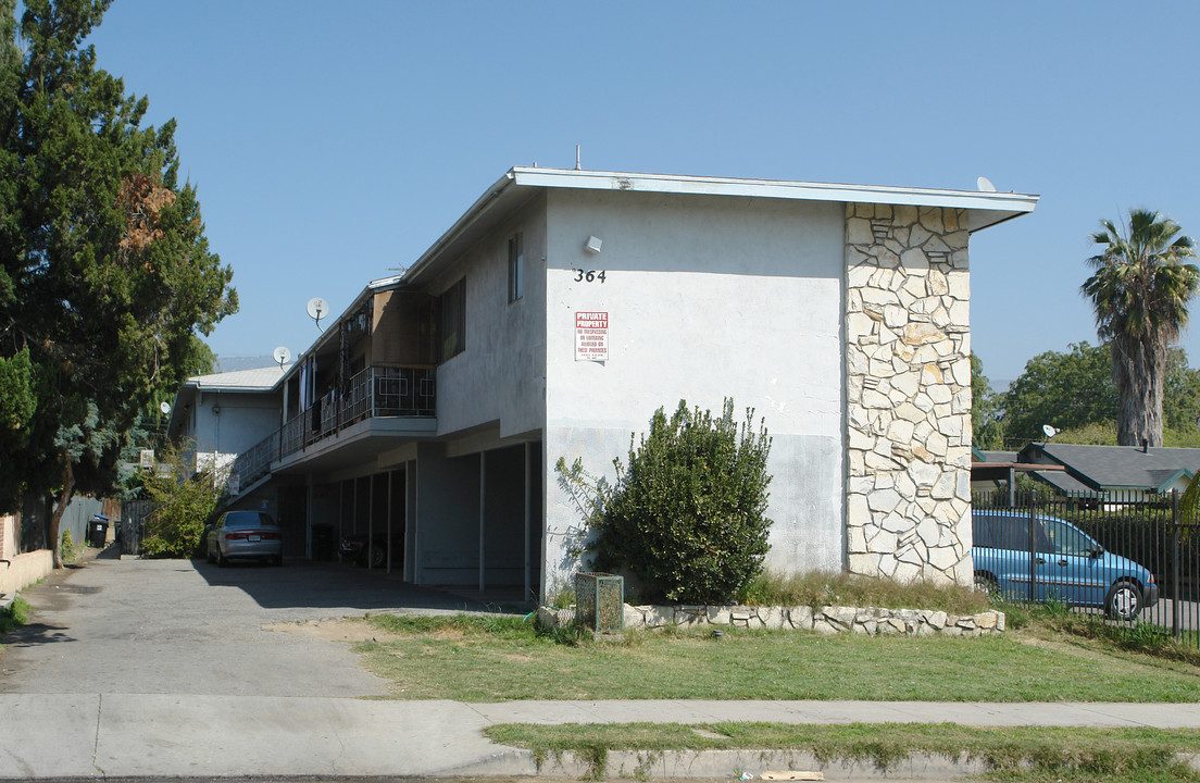 364 E 17th St in San Bernardino, CA - Building Photo