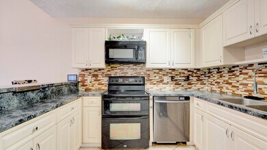 4782 Sunny Palm Cir in West Palm Beach, FL - Building Photo - Building Photo