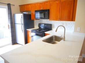 8329 Scotney Bluff Avenue in Charlotte, NC - Building Photo - Building Photo