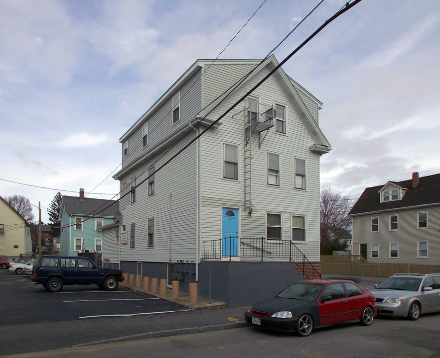 6 Dean Ave in Taunton, MA - Building Photo