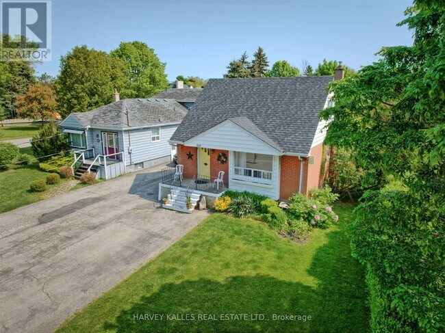 247 Jennings Crescent in Oakville, ON - Building Photo - Building Photo