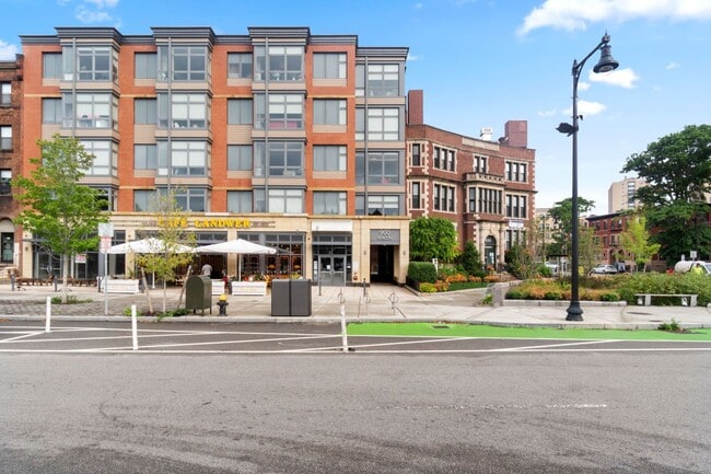 900 Beacon St, Unit 408