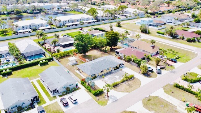 812 92nd Ave N in Naples, FL - Building Photo - Building Photo