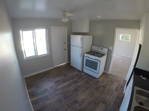 6126 W Manor Dr in La Mesa, CA - Building Photo - Building Photo