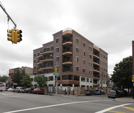 106-02 Northern Blvd in Flushing, NY - Building Photo - Building Photo