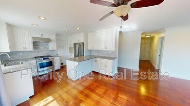 15333 Calle Juanito in San Diego, CA - Building Photo - Building Photo