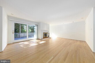 4402 Kirke Ct in Alexandria, VA - Building Photo - Building Photo