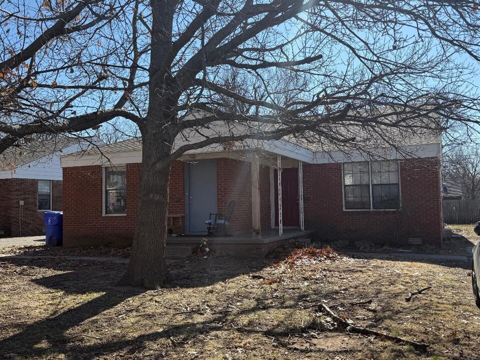 1106 Arkansas St in Norman, OK - Building Photo