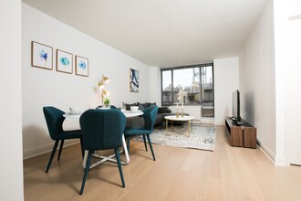 222 E 34th St in New York, NY - Building Photo - Building Photo