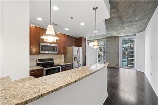 855 Peachtree St NE, Unit 2211 in Atlanta, GA - Building Photo