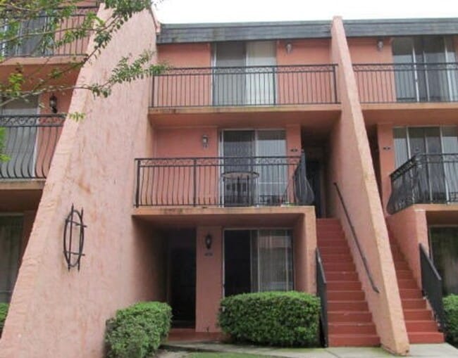 property at 3401 Townsend Blvd