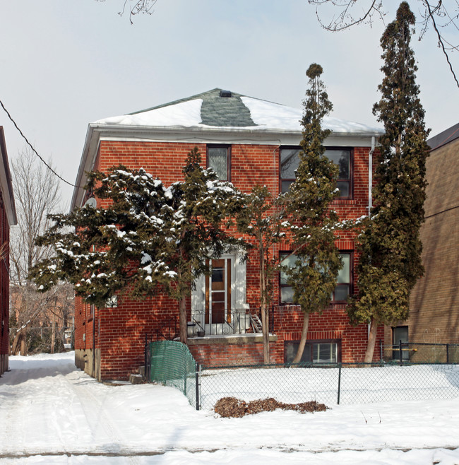 46 Cavell Ave in Toronto, ON - Building Photo - Building Photo