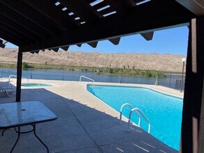201 Riverfront Dr in Bullhead City, AZ - Building Photo - Building Photo