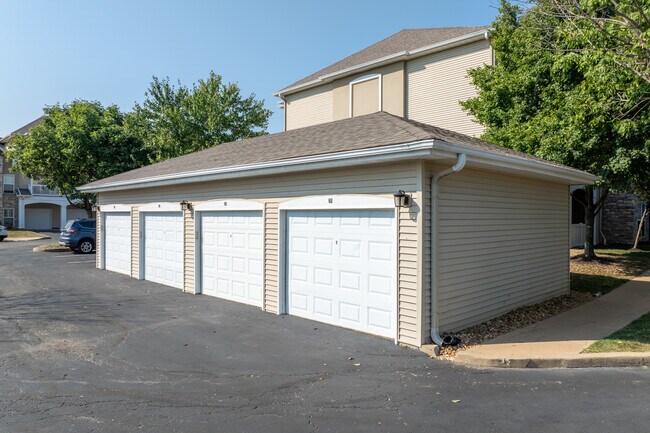 Boulders at Katy Trail in St. Charles, MO - Building Photo - Building Photo