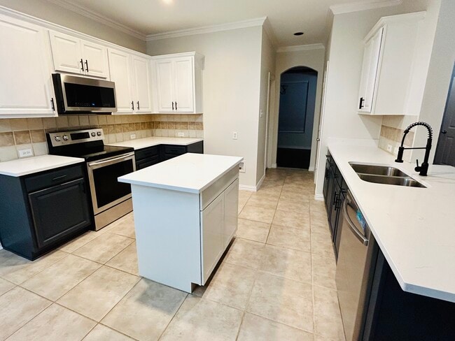 8012 Wyoming Dr in Fort Worth, TX - Foto de edificio - Building Photo