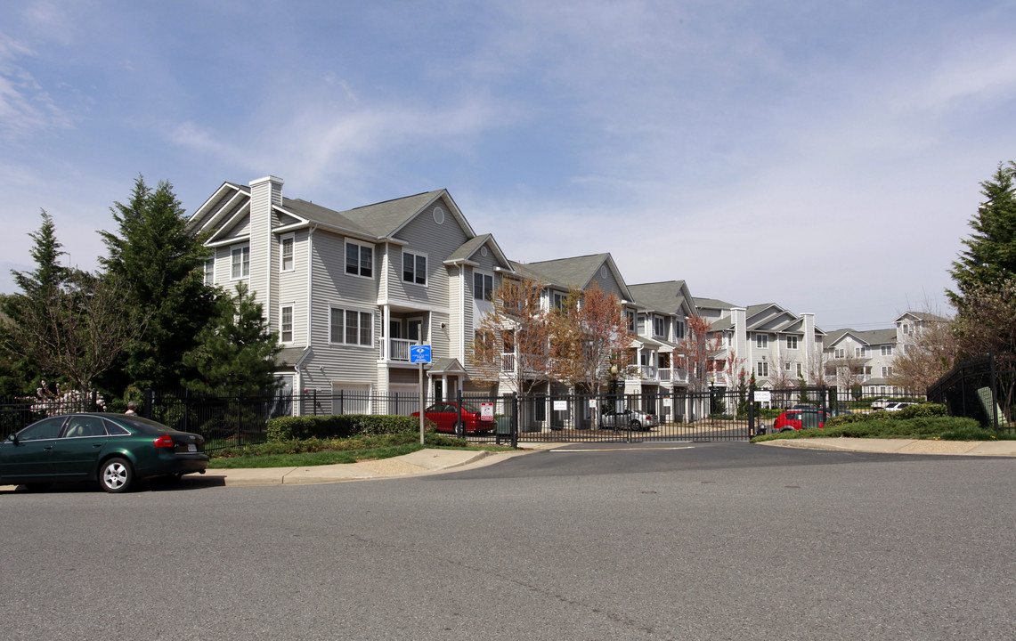 Gates of Fair Lakes in Fairfax, VA - Building Photo