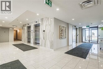 35 Southshore Cres in Stoney Creek, ON - Building Photo - Building Photo