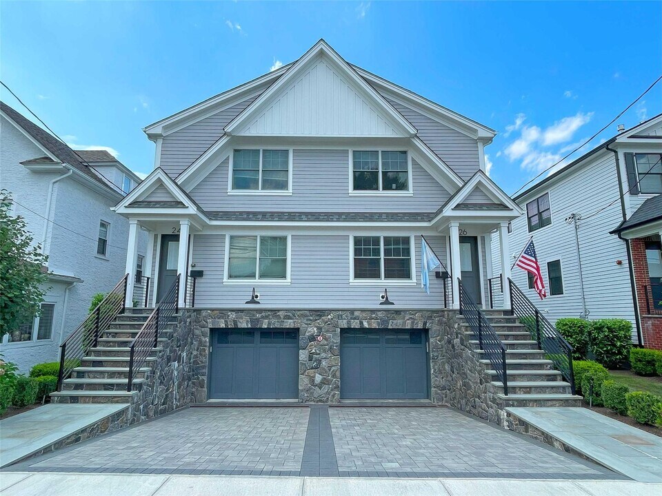 26 Franklin Ave in Mamaroneck, NY - Building Photo