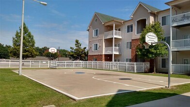 2200 Classen Blvd in Norman, OK - Building Photo - Building Photo