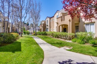 680 Encore Way in San Jose, CA - Building Photo - Building Photo