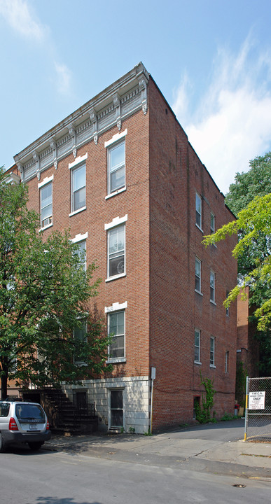 35 First St in Troy, NY - Foto de edificio