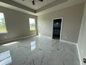 4104 8th St SW in Lehigh Acres, FL - Building Photo - Building Photo