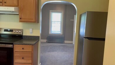 4 Grove St in Westport, MA - Building Photo - Building Photo