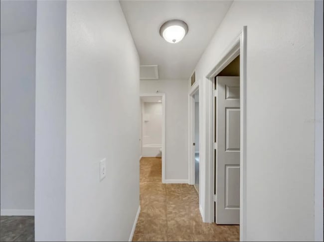 1304 E Carolina Ave in DeLand, FL - Foto de edificio - Building Photo