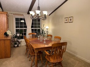 210 Pinehurst Ln in Marietta, GA - Foto de edificio - Building Photo