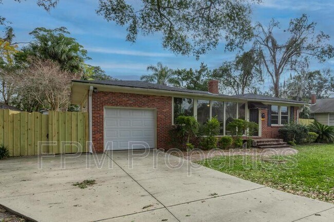 4343 Pinewood Ave in Jacksonville, FL - Foto de edificio - Building Photo