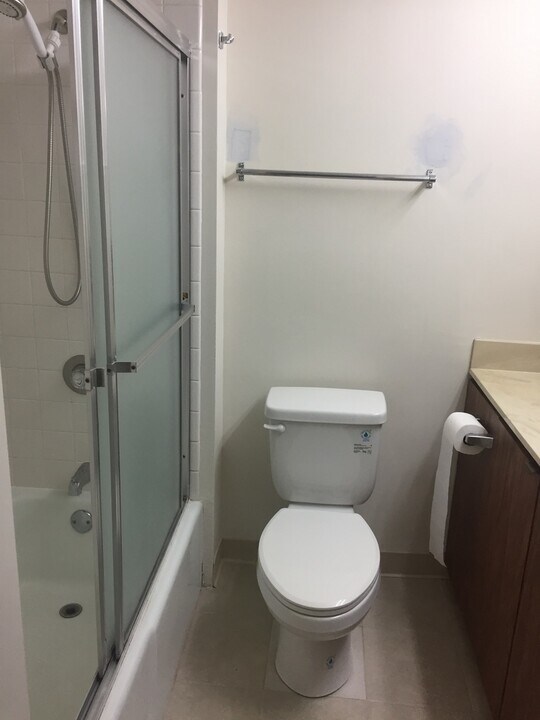 1560 Kanunu St in Honolulu, HI - Building Photo