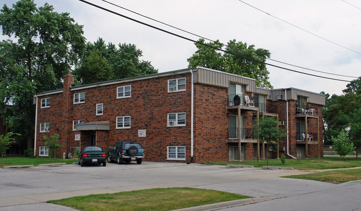 5720-5740 East Ave in Countryside, IL - Building Photo