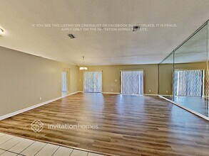 8315 NW 80 St in Tamarac, FL - Building Photo - Building Photo