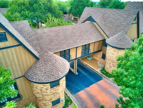 The Woodlands in Wichita Falls, TX - Building Photo - Building Photo