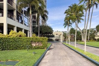 Windward Passage in Kailua, HI - Foto de edificio - Building Photo