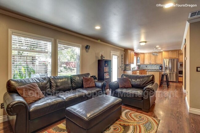 2385 NW Lydia Pl in Beaverton, OR - Building Photo - Building Photo