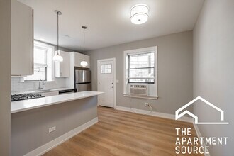 3939 N Janssen Ave, Unit E1 in Chicago, IL - Building Photo - Building Photo