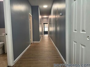 114 Mt Pleasant Ave, Unit 1 in Boston, MA - Foto de edificio - Building Photo