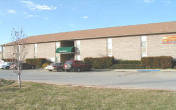 Prairie Hollow Apartments in Denton, TX - Building Photo - Building Photo