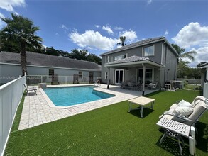 5708 S Plum Bay Pkwy in Tamarac, FL - Building Photo - Building Photo